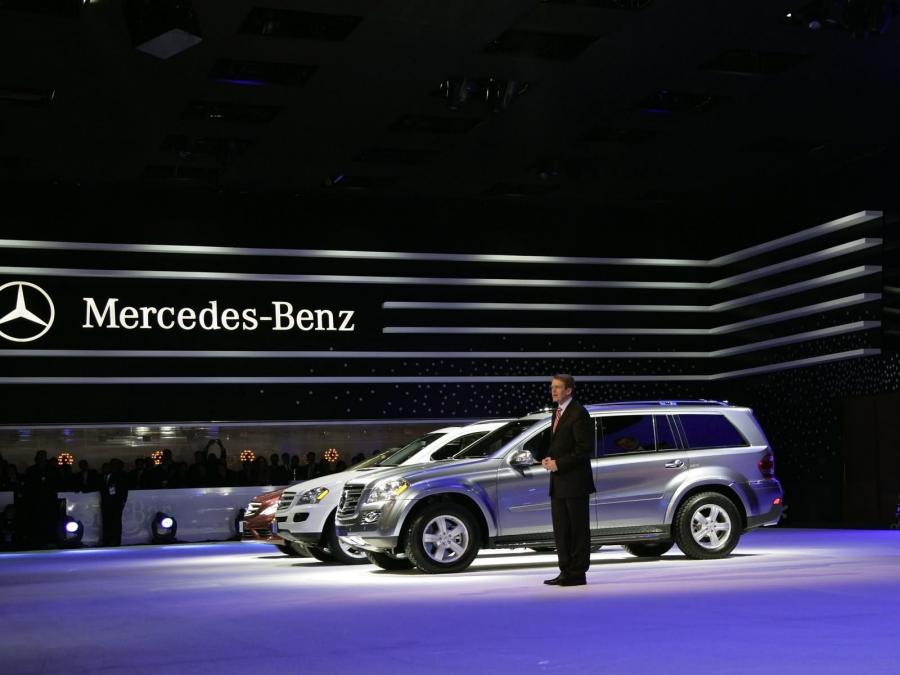  Mercedes-Benz Vision GL420 BlueTEC 2007 года  (фото 2 из 15)